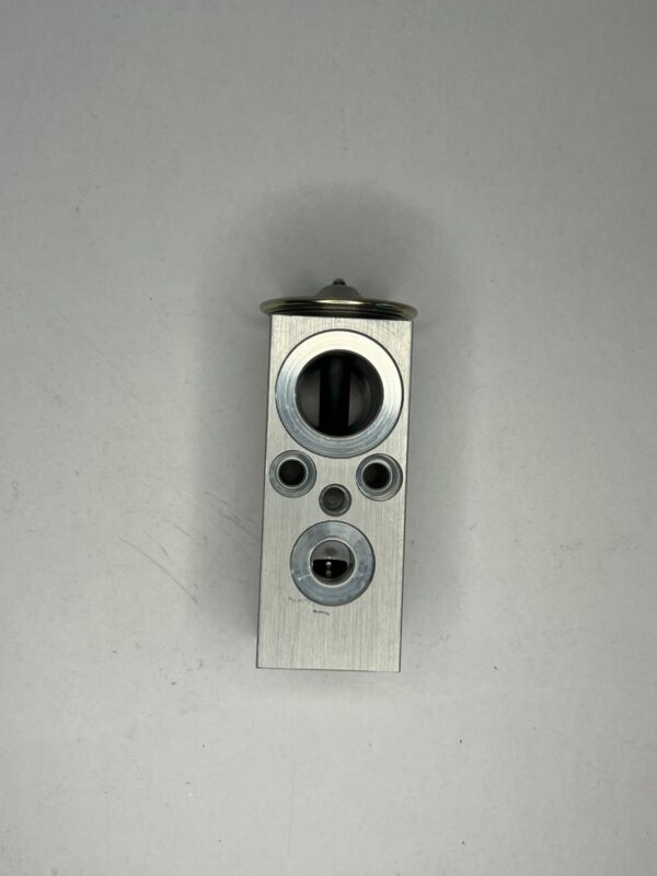 QKH 200801 Ford Kargo