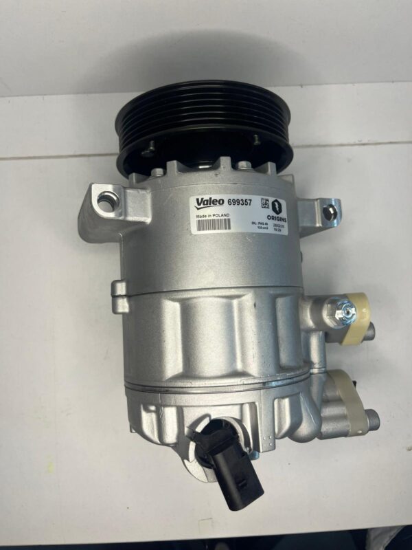 VAL 699357 KOMPRESÖR GOLF V+GOLF VI